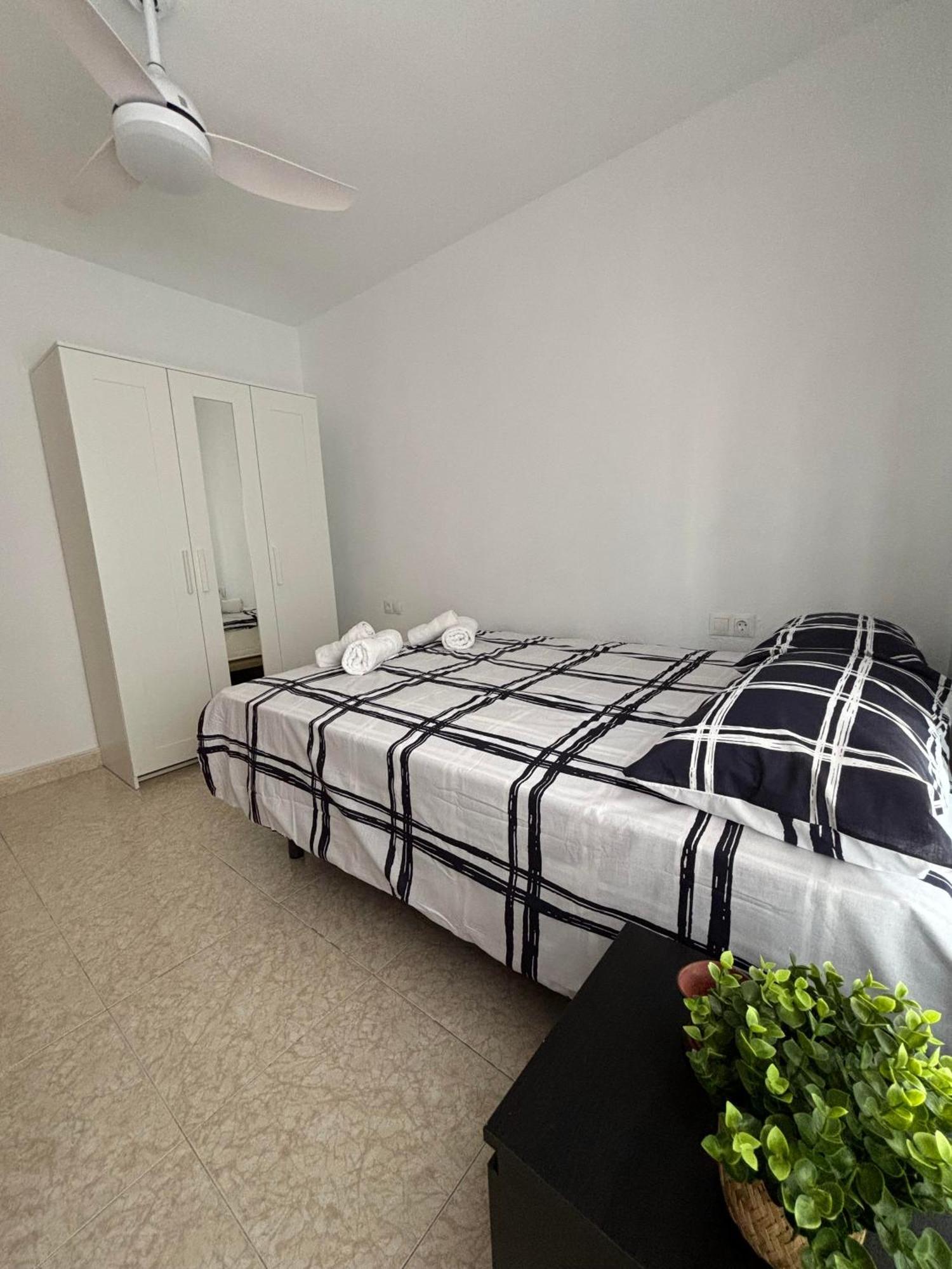 Piso Centrico Con Parking Privado Y Terraza Super