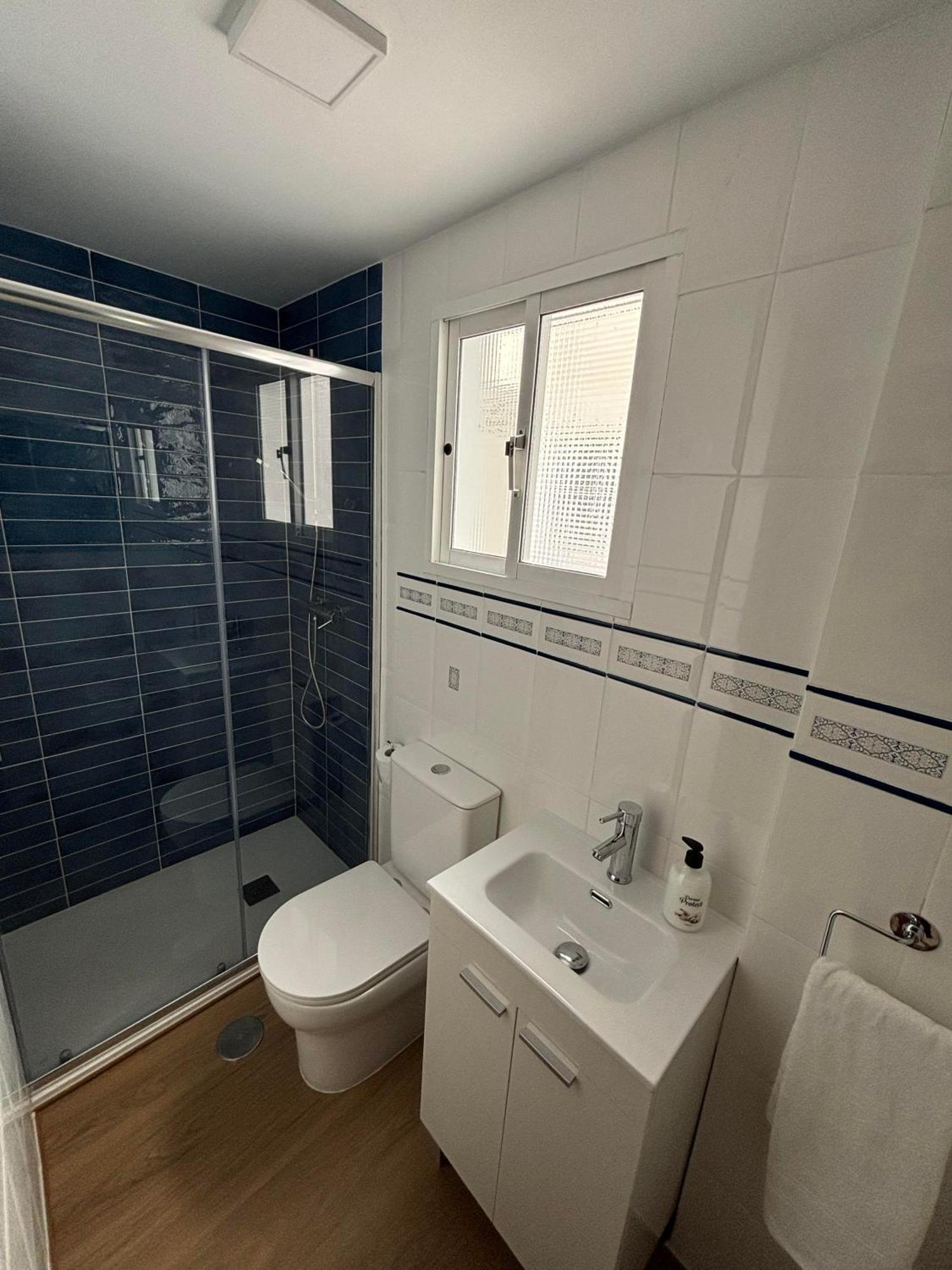 Piso Centrico Con Parking Privado Y Terraza Super Apartamento
